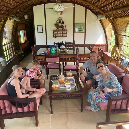 Thara'S Houseboat Otel Alappuzha Dış mekan fotoğraf
