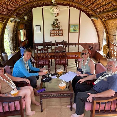 Thara'S Houseboat Otel Alappuzha Dış mekan fotoğraf
